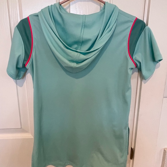 Athletic shirt - Picture 3 of 3